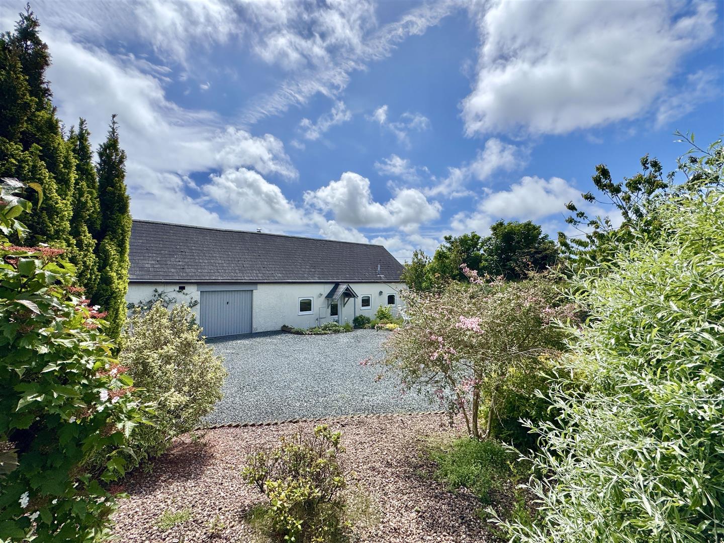 Treskerby, Redruth